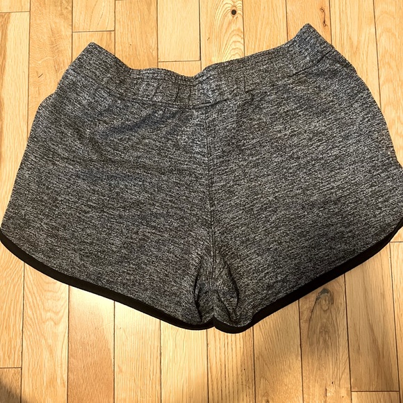 Under armour shorts - Picture 2 of 5